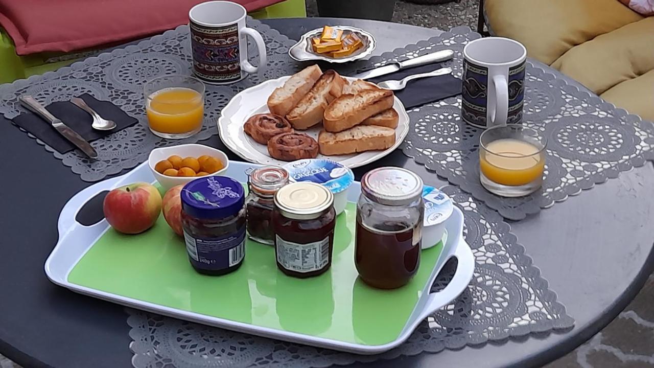 Sur Le Chemin Bed & Breakfast Auvillar Luaran gambar